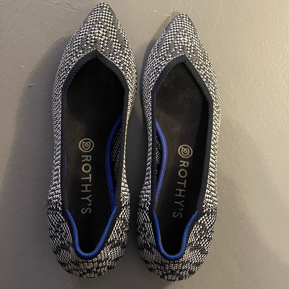 EUC size 11.5 Rothy’s navy herringbone